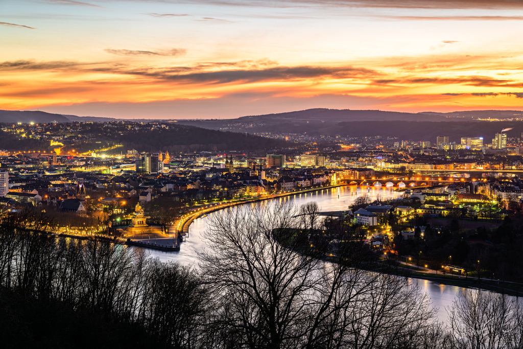 Koblenz "Deutsches Eck" | Sonnenuntergang in Koblenz am "Deutschen Eck". Die Vereinigung von Rhein und Mosel und dem gigantischen Reiterstandbild von Kaiser-Wilhelm