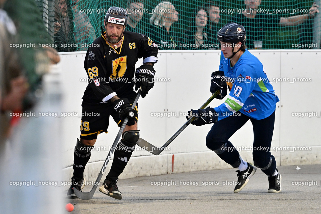 ASKÖ Hockey Villach vs. VAS Ballhockey  | #69 Ettimayr Timo VAS Villach, #10 RASPOTNIG Julian ASKÖ Villach Hockey, ASKÖ Hockey Villach vs. VAS Ballhockey , ASKÖ Hockey Villach vs. VAS Ballhockey  am 06.07.2025 in Villach (Alpen Arena ), Austria, (Photo by Bernd Stefan)