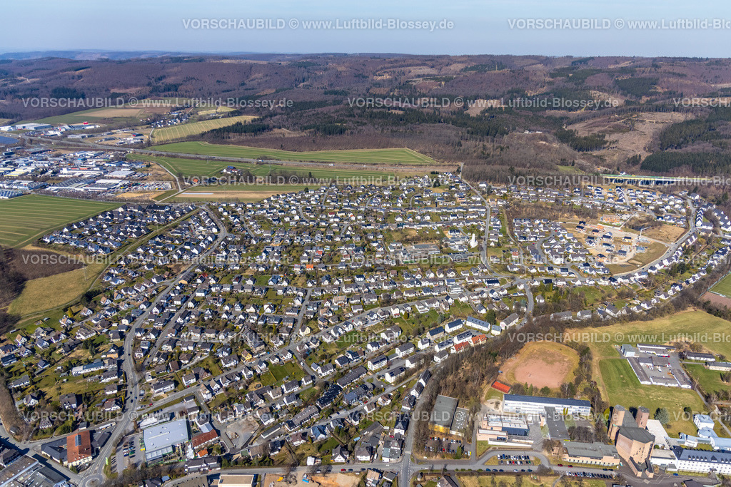 Meschede220302577 | Luftbild, Wohngebiet Meschede-Nord rund um die Breslauer Straße an der Autobahn A46, Meschede-Stadt, Meschede, Sauerland, Nordrhein-Westfalen, Deutschland