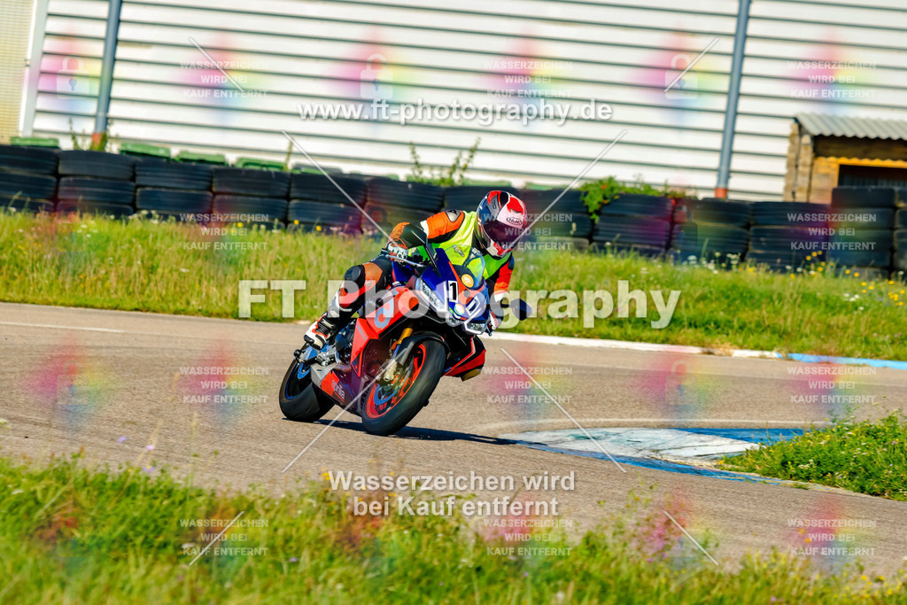 011-1688 | Hier findet Ihr Bilder von Touristenfahrten auf der Nürburgring Nordschleife oder von anderen Veranstaltungen die ich besucht habe. Viel Spass beim Durch Schauen 