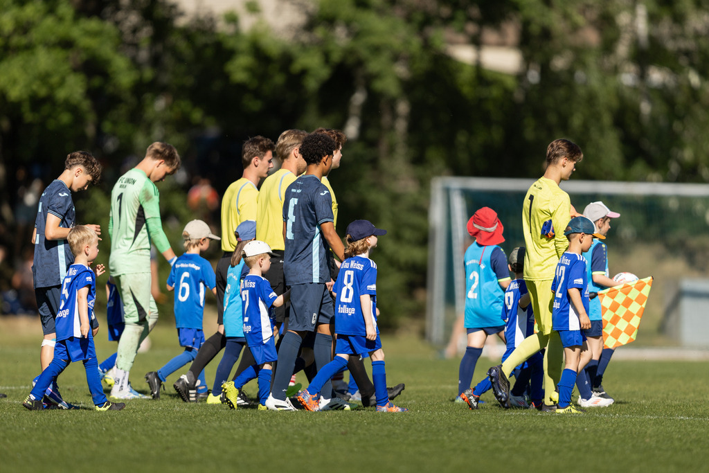 Fußball I Männer I 40. Pfingscup Hollage I 13428 | realhellocedii - Realisiert mit Pictrs.com