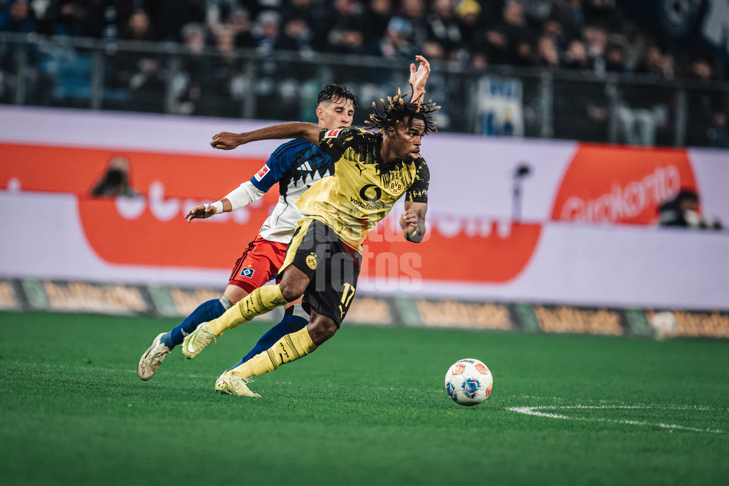 Fußball | Männer | Saison 2025/2026 | 1. Fußball-Bundesliga | 10. Spieltag | Hamburger SV vs. Borussia Dortmund | 08.11.2025 | Carney Chukwuemeka (#17, Borussia Dortmund)
