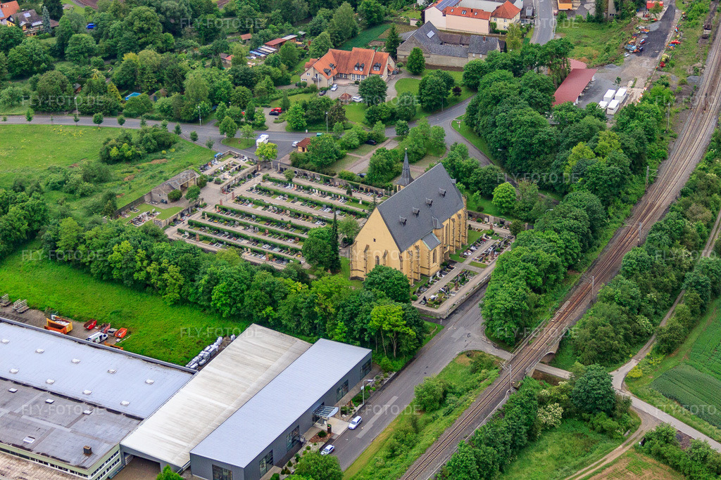 Luftbild: Friedhof an der Pfarr- und Wallfahrtskirche 