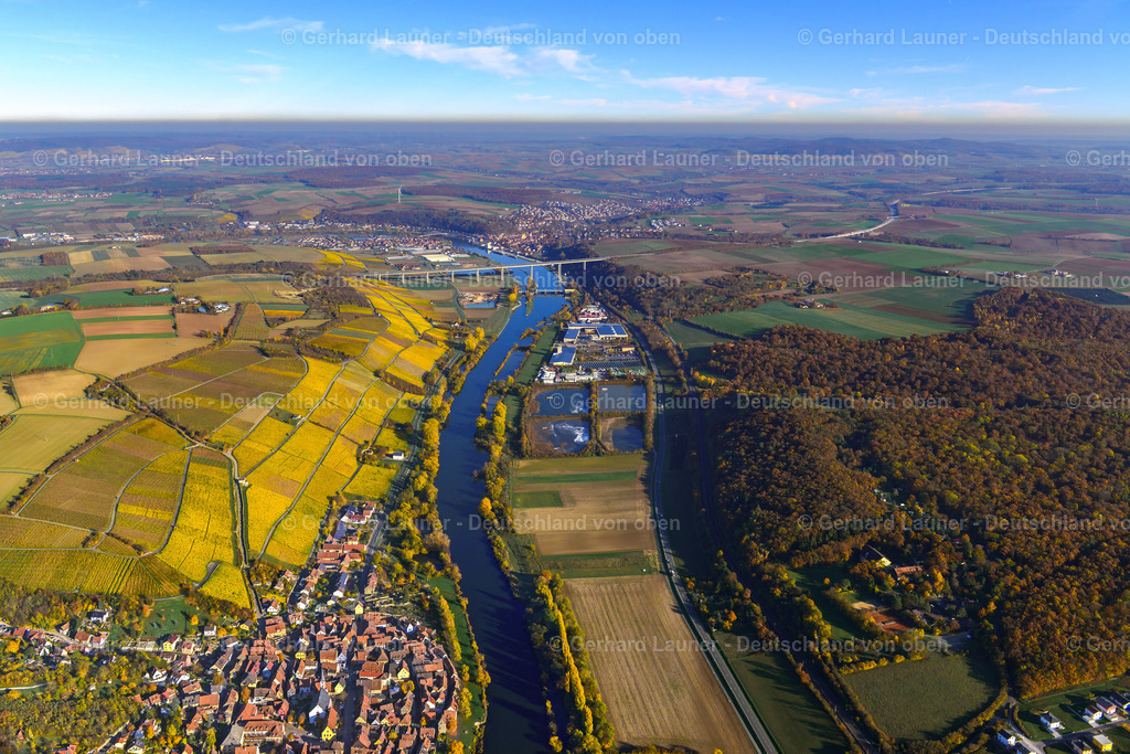 3503640 | Weinbergslandschaft an der Mainschleife bei Escherndorf und Nordheim