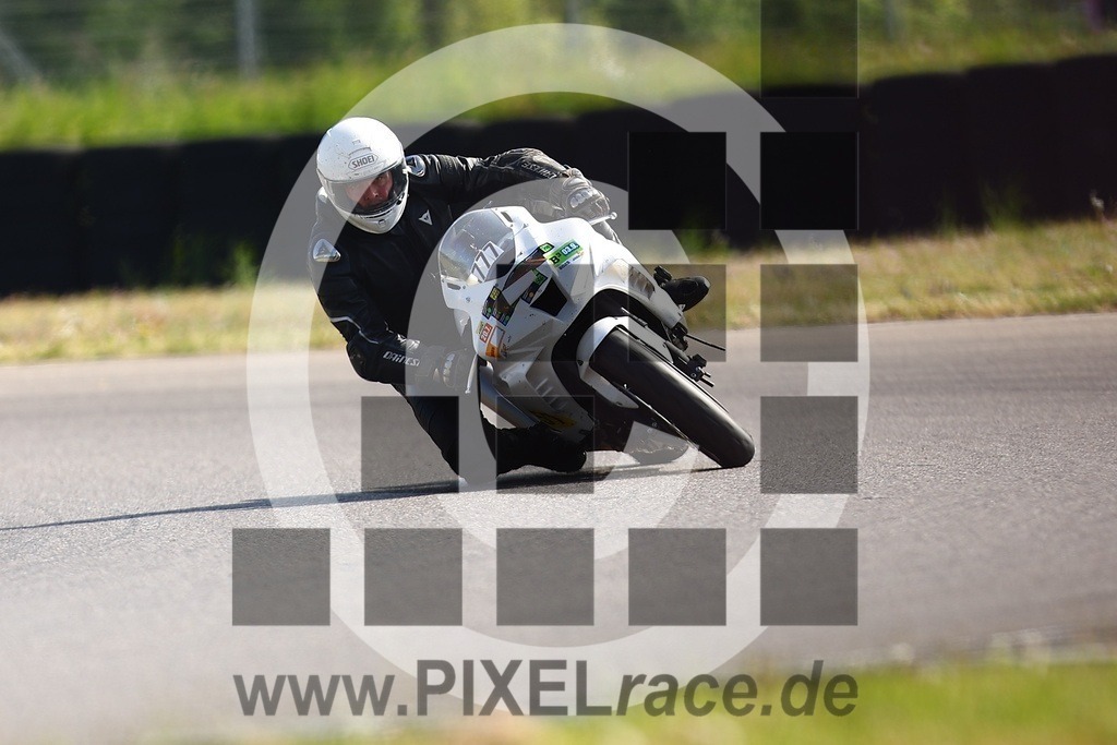 0777-20260426_01095 | Schöne Erinnerungen an spannende Momente - das festzuhalten ist unser Job. PIXELrace.de ist seit 2003 auf den Rennstrecken Europas unterwegs um die Action draußen beim Fahren und die wunderbare Stimmung imm Fahrerlager für euch einzufangen.