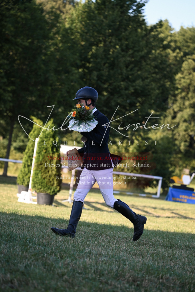 DSC_2044 | Pferde- und Turnierfotografie in Westsachsen. Pferdeportraits, Auftragszeichnungen und intuitive Kunst.