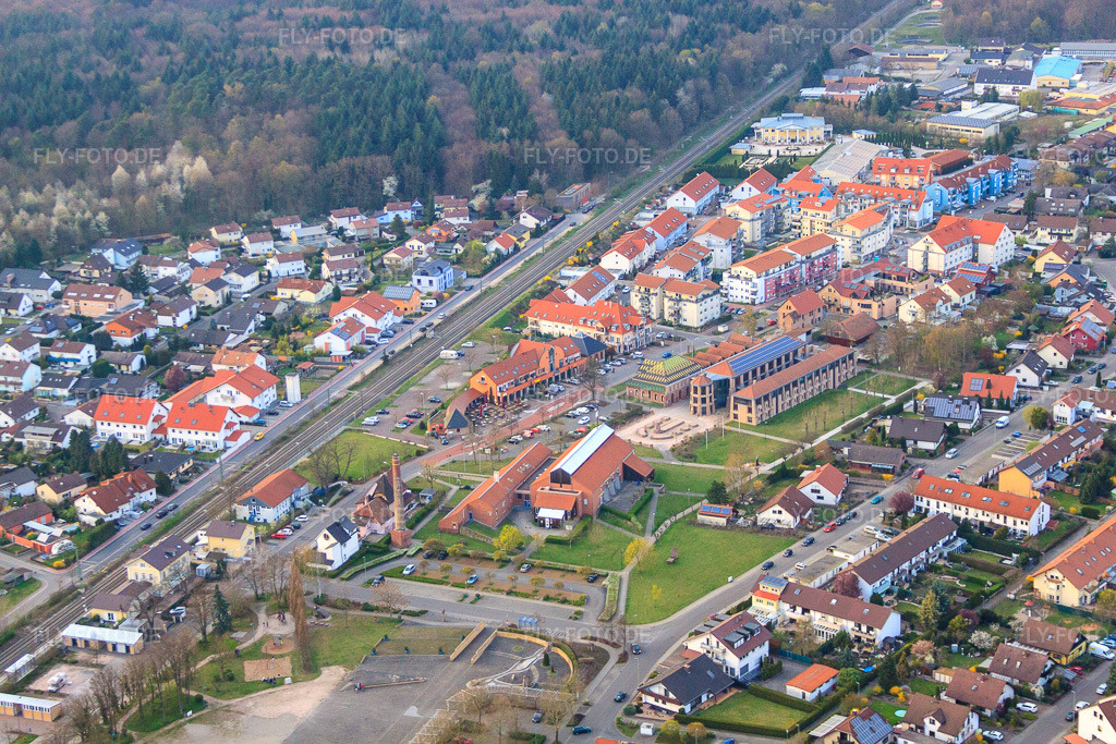 Luftbild: Bürgerhaus und Ziegeleimuseum Jockgrim in Jockgrim im Bundesland Rheinland-Pfalz in Deutschland. Foto: IMG_63440.jpg vom 28.03.2014 durch Werner Riehm/FLY-FOTO.deZiegeleimuseum Jockgrim / Verbandsgemeinde Jockgrim