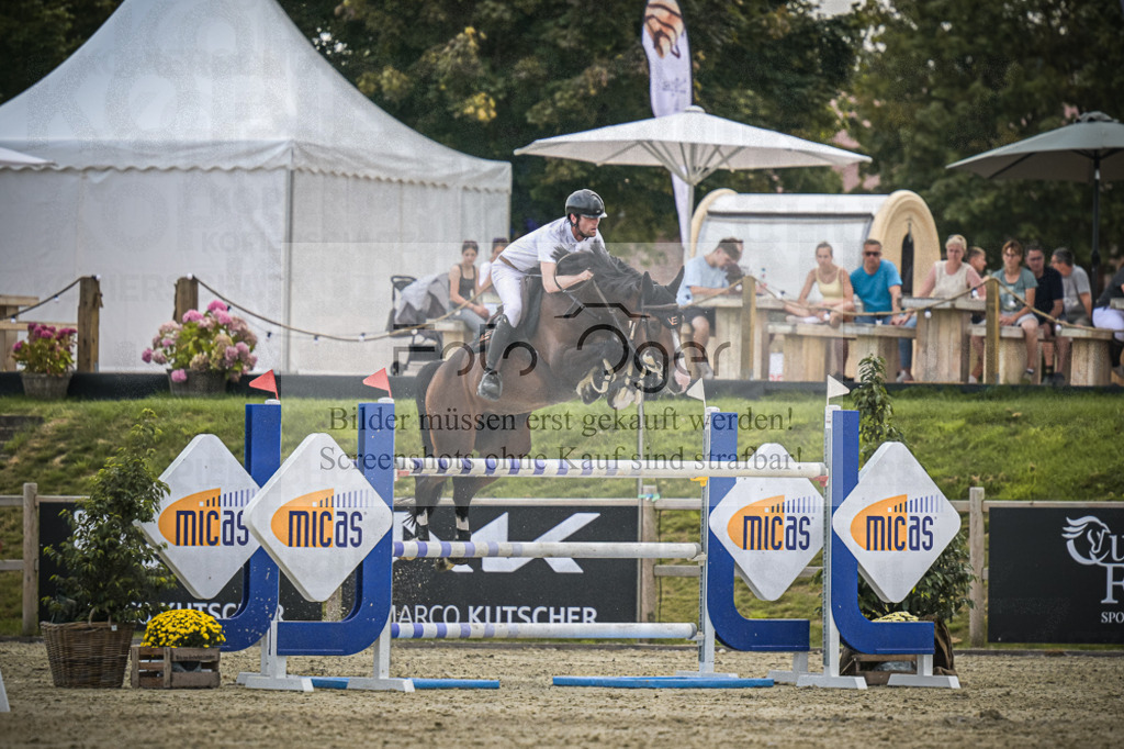 DOS_2783 | Entdecke hochwertige Reitturnierfotos von Foto Oger. Professionell, emotional und authentisch – jetzt Lieblingsmomente im Shop bestellen.Deutschlandweite Turnierfotografie. - Realisiert mit Pictrs.com