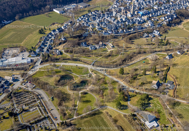 Schmallenberg220303696 | Luftbild, Kurpark und Ortsansicht, Schmallenberg, Sauerland, Nordrhein-Westfalen, Deutschland