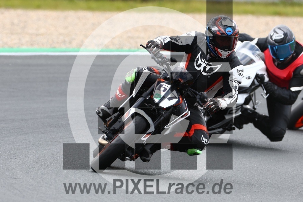 0067-20250524_02113 | Schöne Erinnerungen an spannende Momente - das festzuhalten ist unser Job. PIXELrace.de ist seit 2003 auf den Rennstrecken Europas unterwegs um die Action draußen beim Fahren und die wunderbare Stimmung imm Fahrerlager für euch einzufangen.