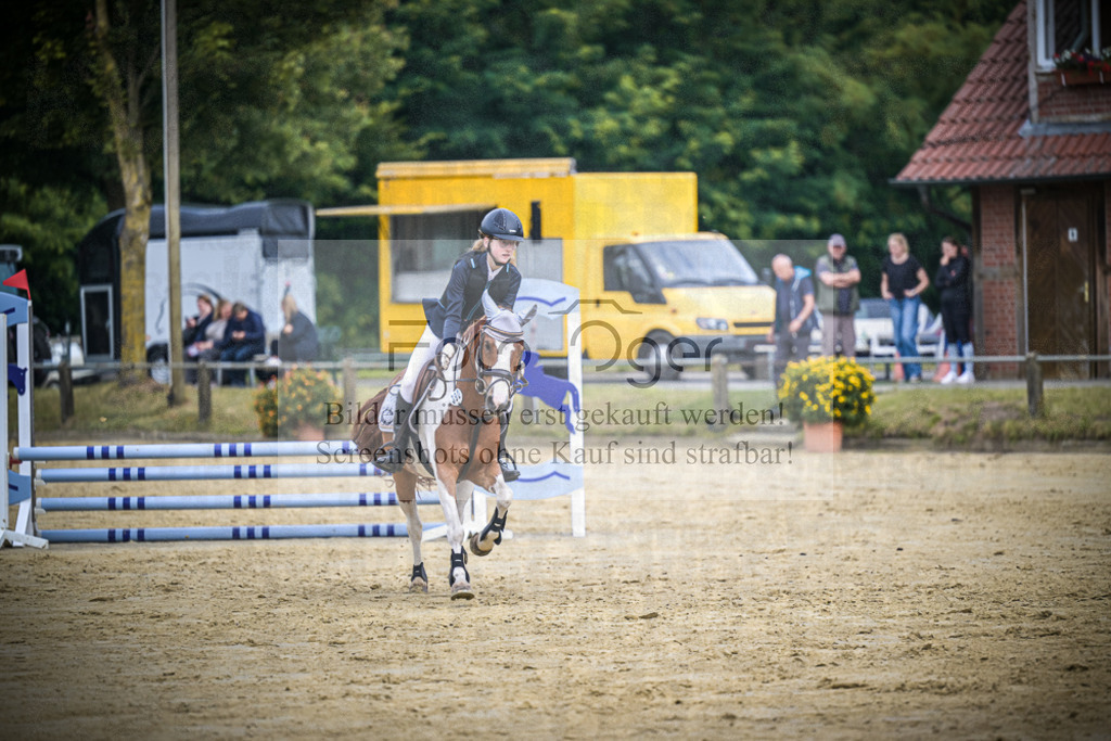 DOS_0840 | Entdecke hochwertige Reitturnierfotos von Foto Oger. Professionell, emotional und authentisch – jetzt Lieblingsmomente im Shop bestellen.Deutschlandweite Turnierfotografie. - Realisiert mit Pictrs.com