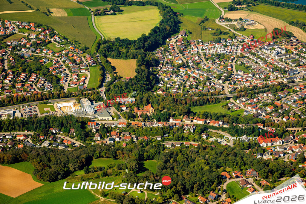 Das Luftbild zeigt :  Dingolfing - Die Luftaufnahme wurde 2023 vom UL-Flugzeug aus erstellt ( keine Drohne ) - Hochauflösende Luftaufnahme - Für grossformatige Ausdrucke geeignet. Die Geschenkidee !Mit Lizenz und Bildrechte bestellbar