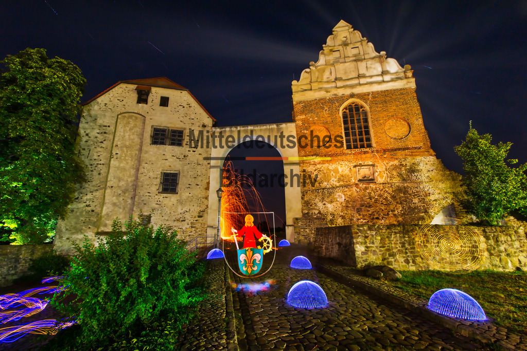 Schlossdomäne_Lichtkunst_2018 (2 von 2)_LU | Lichtkunstfotografie Schloßdomäne Wolmirstedt - Realisiert mit Pictrs.com