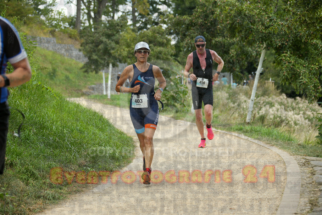 250824_1354_EX1_4180 | Sportfotografie im Rhein-Sieg Kreis, Köln, Bonn, NRW, Rheinland Pfalz, Hessen, etc. Unser Tätigkeitsfeld umfasst den Laufsport vom Volkslauf über den Marathon, Duathlon, Triathon bis zum Ultralauf wie Kölnpfad Ultra oder Schindertrail.