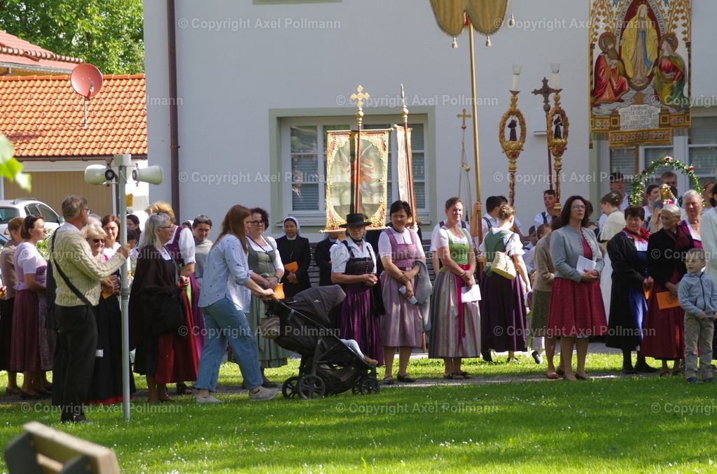 IMGP4890 | fotografiert von Axel PollmannLeonhardi Wallfahrt Benediktbeuern und Murnau, Fronleichnam, Fasching, Landschaft im Loisachtal und Benediktbeuern  - Realisiert mit Pictrs.com