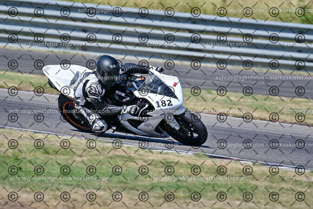 26bt04-0094 | markuskiefer.com - Realisiert mit Pictrs.com