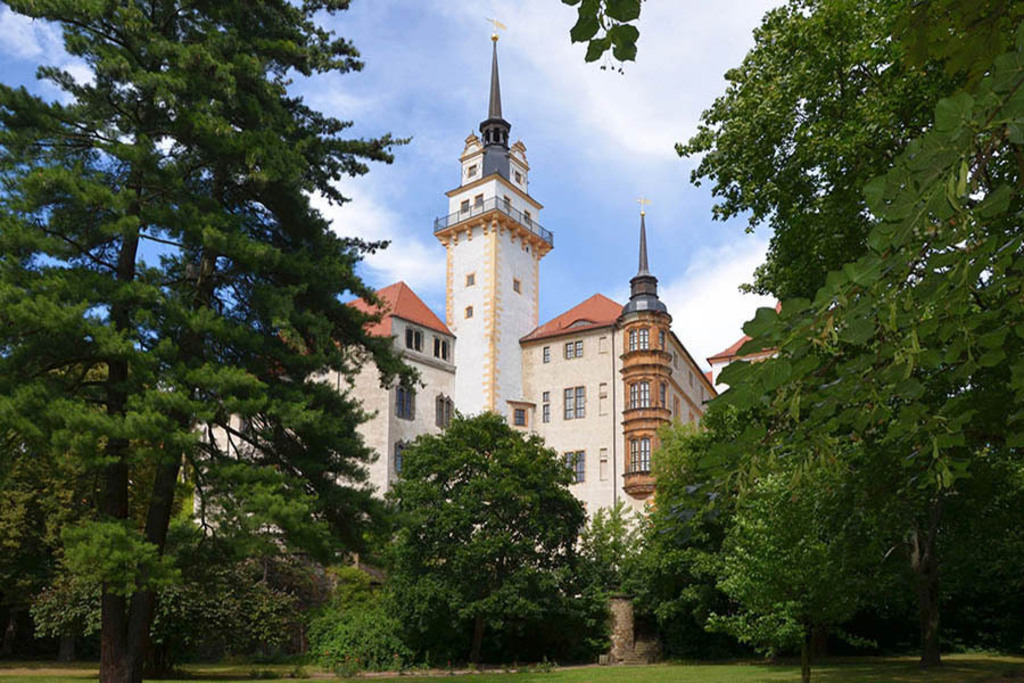 Torgau - Schloss Hartenfels | Entdecke über 20 Kategorien Leipzig-Motive: Foto-Downloads, hochwertige Poster, Leinwand- & Fine-Art-Prints. Jetzt Lieblingsfoto im Bildlexikon Leipzig Shop bestellen!