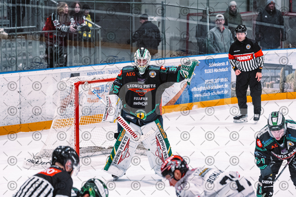 Alligators_vs_Memmingen_05_12_2025-181 | Höchstadt Alligators Fotogalerie: Eishockey-Action aus Franken. Professionelle Spielfotos, Portraits & Stadionbilder zum Download. Jetzt entdecken! - Realized with Pictrs.com