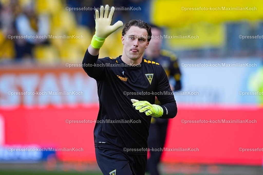 xYDRx17012601090 | 17.01.2026, xydrx, Fußball, 3.Liga, TSV Alemannia Aachen - VfL Osnabrück, Saison 2025 2026, Tivoli:  Niklas Sauter (VfL Osnabrück #1)      DFB regulations prohibit any use of photographs as image sequences and or quasi-video. Photo: xYannisxDreimannxPressefotoKochx