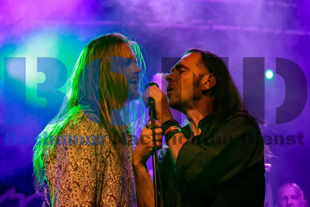 Purple Rising  {date} -  | {headline}(Foto: Sebastian Sendlak / BOND) - Realisiert mit Pictrs.com