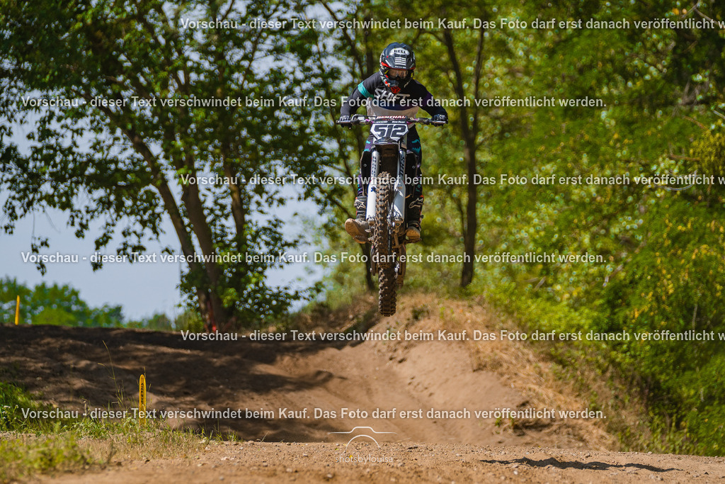 07_05_BernauerSchleife-6608 | Sportfotografin aus Berlin-Brandenburg mit Fokus auf Motocross. Ich halte deine sportliche Leistung und echte Emotionen auf und neben der Strecke professionell fest. Entdecke die Fotos von deinem Rennen und bestelle sie direkt hier im Shop.