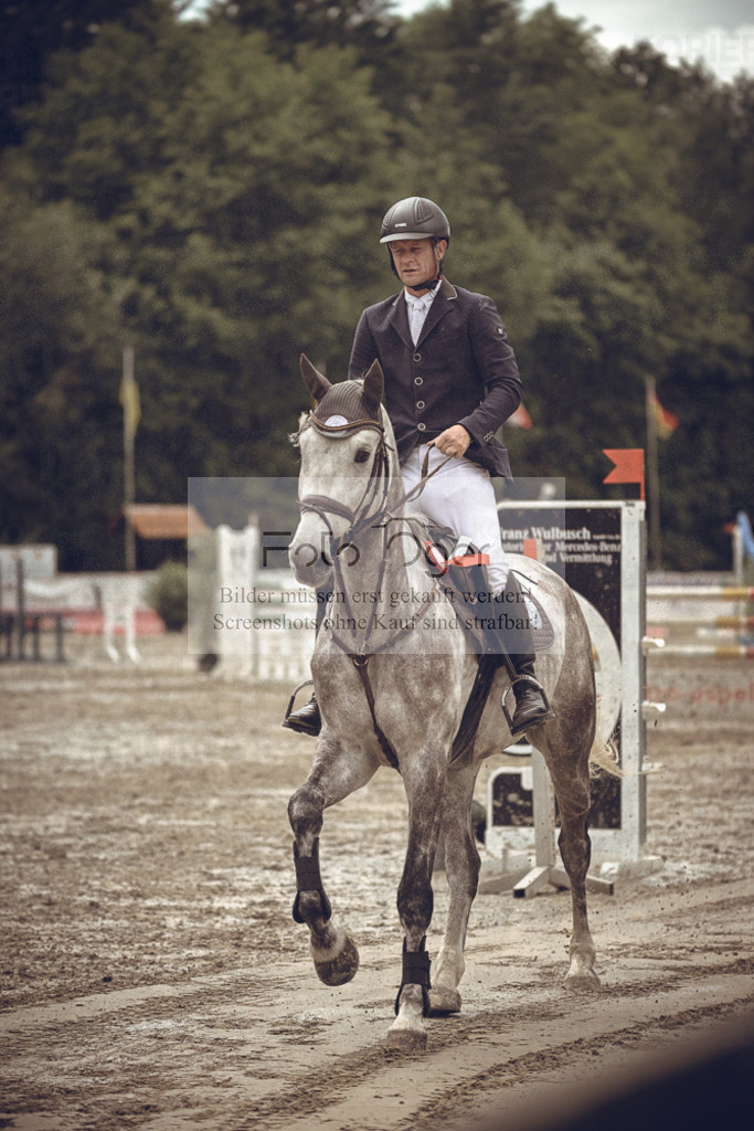 20240530-DOS_2573 | Entdecke hochwertige Reitturnierfotos von Foto Oger. Professionell, emotional und authentisch – jetzt Lieblingsmomente im Shop bestellen.Deutschlandweite Turnierfotografie. - Realisiert mit Pictrs.com