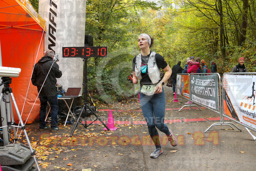 251026_1314_EX1_2977 | Sportfotografie im Rhein-Sieg Kreis, Köln, Bonn, NRW, Rheinland Pfalz, Hessen, etc. Unser Tätigkeitsfeld umfasst den Laufsport vom Volkslauf über den Marathon, Duathlon, Triathon bis zum Ultralauf wie Kölnpfad Ultra oder Schindertrail.