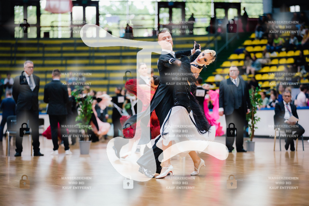 Hessen Tanzt WDSF International Open Standard 1st (20) Karolis Burneikis _ Fabien Lax (TSC Rot-Gold-Casino Nürnberg)-2025-05-17-9306 | Webshop for digital downloads and prints of dance sport, event & show photographer Julian Link - Realisiert mit Pictrs.com