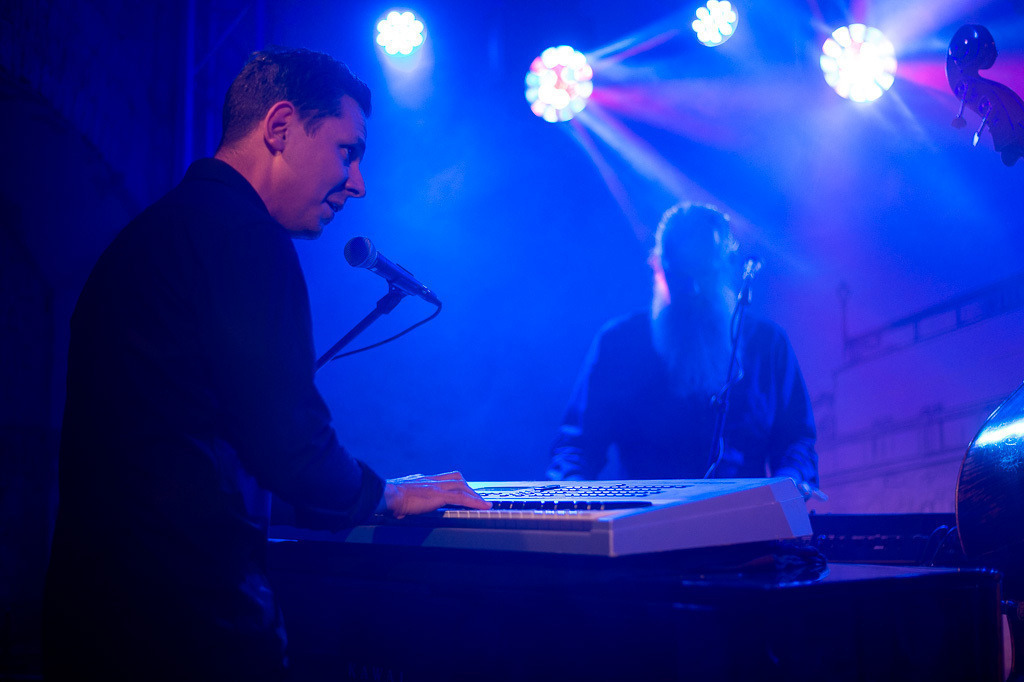 Disco Lounge im Forte Belvedere Leisnig | Disco Lounge mit Helena Forster meets Klazz Brothers im Forte Belvedere Leisnig zum Festival Hallo Leisnig 2022. - Realisiert mit Pictrs.com