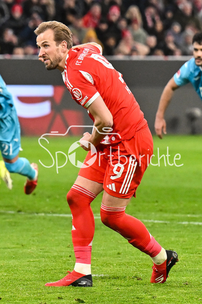 FC Bayern München - TSG 1899 Hoffenheim | MUNICH, GERMANY - 08. FEBRUARY: in dieser Szene tritt Harry KANE (FC Bayern Munich 9) zum Elfmeter an / während dem Bundesligamatch zwischen dem FC Bayern München und der TSG 1899 Hoffenheim am 21. Spieltag in der Allianz Arena / DFL REGULATIONS PROHIBIT ANY USE OF PHOTOGRAPHS AS IMAGE SEQUENCES AND/OR QUASI-VIDEO