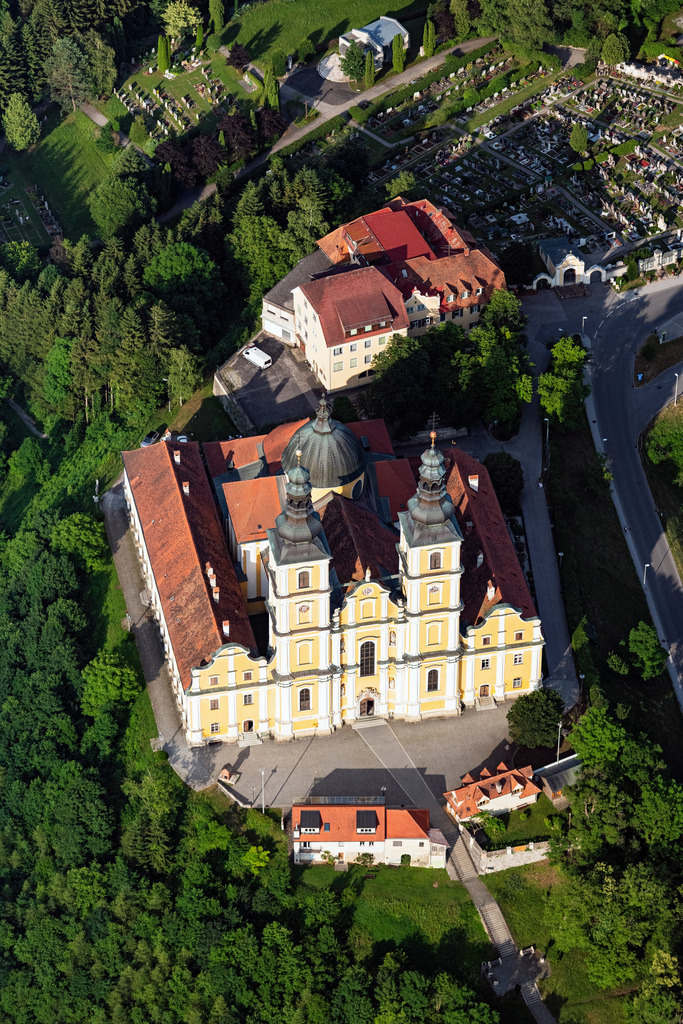 dr__0025351.jpg | GRAZ 24.06.2019 Kirchengebäude der Wallfahrtskirche Basilika Mariatrost in Graz in Steiermark, Österreich. // Church building of Wallfahrtskirche Basilika Mariatrost in Graz in Steiermark, Austria. Foto: Daniel Reiter