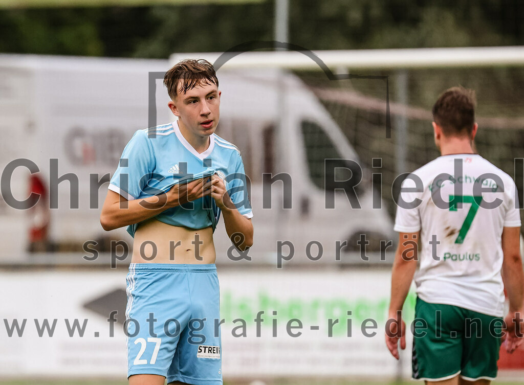 2023-07-28_076_FC_Schwaig_gegen_TSV_1860_Rosenheim | Oberding, Deutschland, 28.07.2023:
Fußball, Landesliga Südost 2023 / 2024, 3. Spieltag, FC Schwaig gegen TSV 1860 Rosenheim, Endergebnis: 1:1

Liam Markulin (TSV 1860 Rosenheim, #27)

Foto: Christian Riedel / fotografie-riedel.net