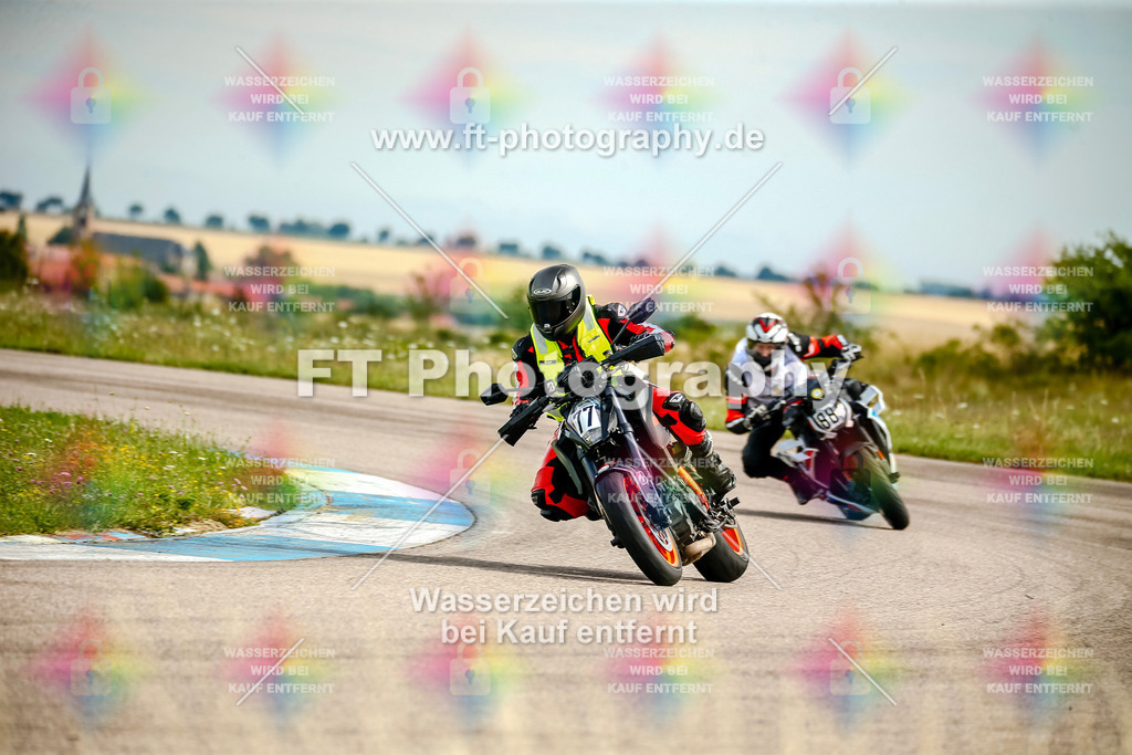 Chambley Juli-2542 | Hier findet Ihr Bilder von Touristenfahrten auf der Nürburgring Nordschleife oder von anderen Veranstaltungen die ich besucht habe. Viel Spass beim Durch Schauen 