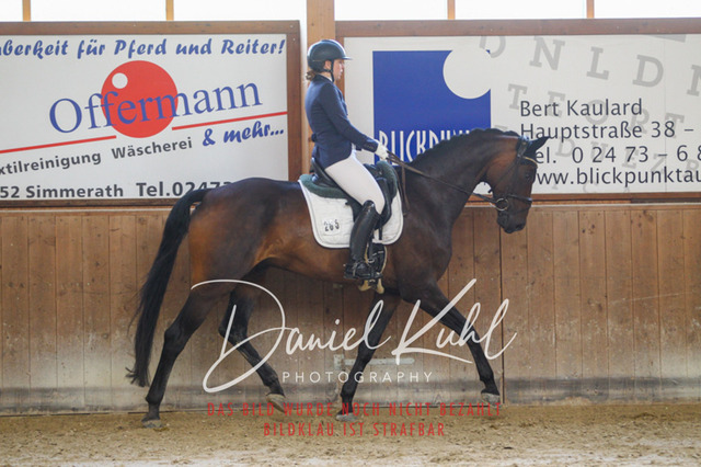 DKP43433 | Turniersportfotografie; Pferdefotografie; Dressurfotografie