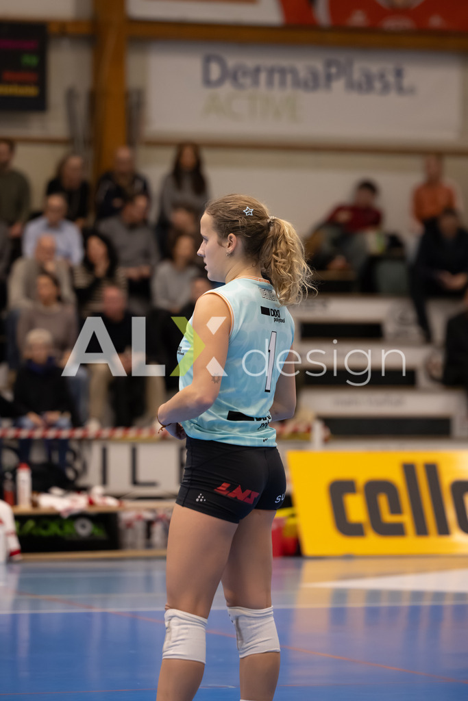 Volleyball I Frauen I Saison 2025-2026 I Volleyball NLA | Women I Round 16 I VC Kanti Schaffhausen - Viteos NUC I 31.01.2026 | 1 Caroline Delley (CH) (Viteos NUC) – Libero - Realisiert mit Pictrs.com