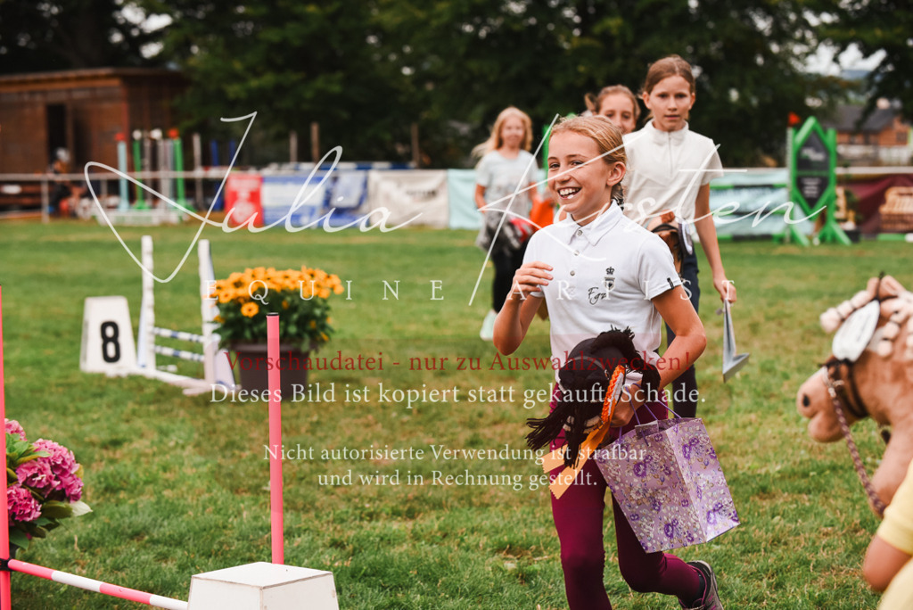 DSC_4484 | Pferde- und Turnierfotografie in Westsachsen. Pferdeportraits, Auftragszeichnungen und intuitive Kunst.