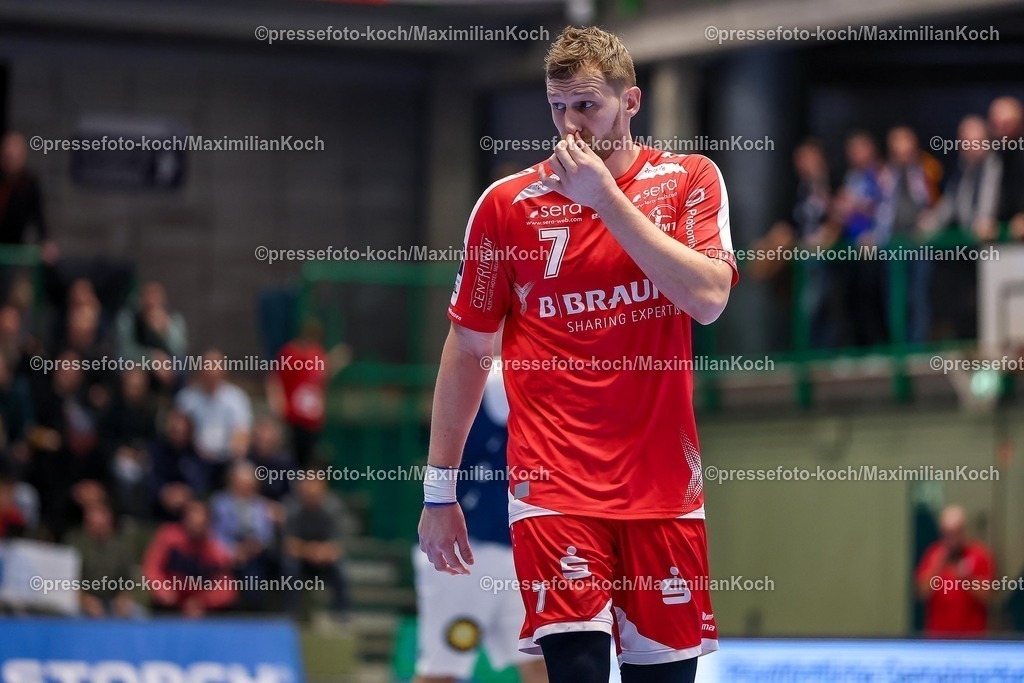 BHC18122501145 | 18.12.2025, Handball, Viertelfinale DHB-Pokal, Bergischer HC - MT Melsungen, Unihalle Wuppertal: David Mandic (Melsungen #07) 