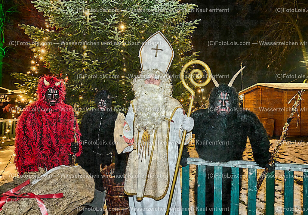 ALP4912_Wieselburger Advent_NikolausAbend | (C)FotoLois.com, Alois Spandl, WIESELBURGER ADVENT, der Nikolaus kommt zu den Kindern und bringt Geschenke, Fr 8. Dez. 2023.