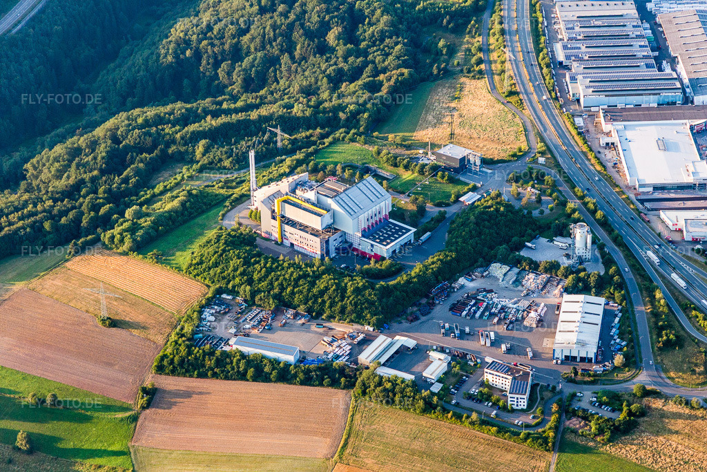 Luftbild: Pirmasens, Müllverbrennung im Ortsteil Fehrbach in Pirmasens im Bundesland Rheinland-Pfalz in Deutschland. Foto: IMG_109736.jpg vom 06.08.2018 durch Werner Riehm/FLY-FOTO.de