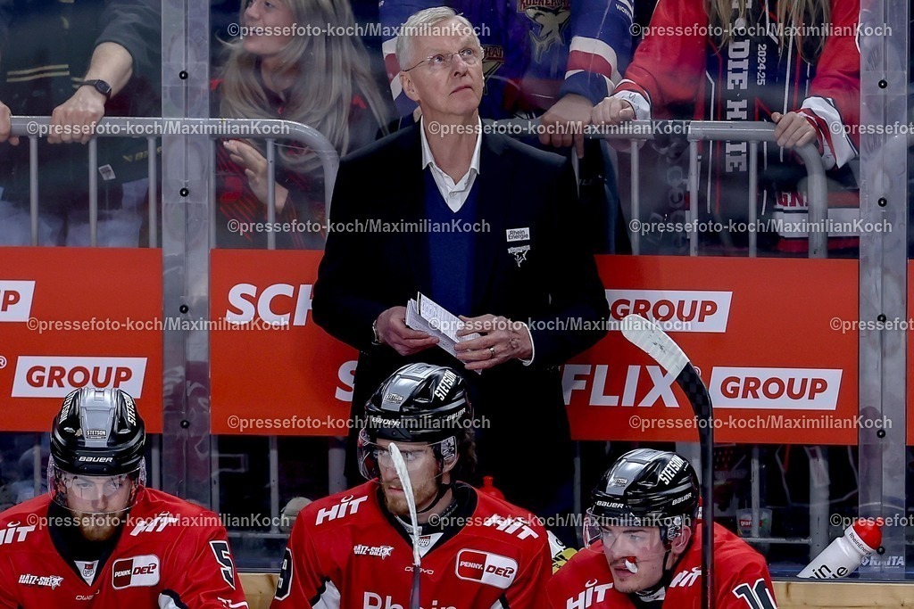 KEC14042502165 | 14.04.2025, Eishockey, DEL Play-offs, Kölner Haie - ERC Ingolstadt, Halbfinale Spiel 6, Lanxess-Arena Köln: Trainer Kari Jalonen (Cheftrainer Kölner Haie) 