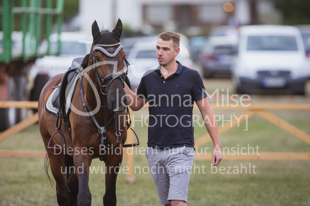 220714_LC_A2-Spr-904 | Deine schönsten Turniermomente als professionelle Fotos! Entdecke hochwertige Pferdesport-Fotografie im Online-Shop. Jetzt Fotos finden & bestellen!