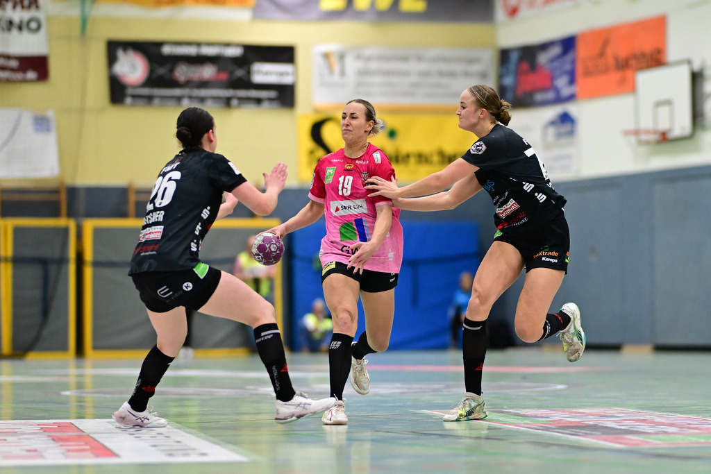 Handball I Frauen I Saison 2024-2025 I 2. HBF I 16. Spieltag I HL Buchholz 08-Rosengarten - SV Union Halle-Neustadt | Der Sportfotograf. - Realisiert mit Pictrs.com