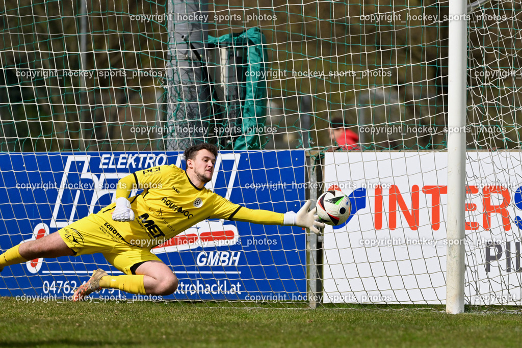 SV Rothenthurn vs. FC Dölsach | Tor FC Dölsach, #21 Alexander Unterberger SV Rothenthurn, SV Rothenthurn vs. FC Dölsach, SV Rothenthurn vs. FC Dölsach am 04.04.2026 in Rothenthurn (Sportplatz Rothenthurn), Austria, (Photo by Bernd Stefan)