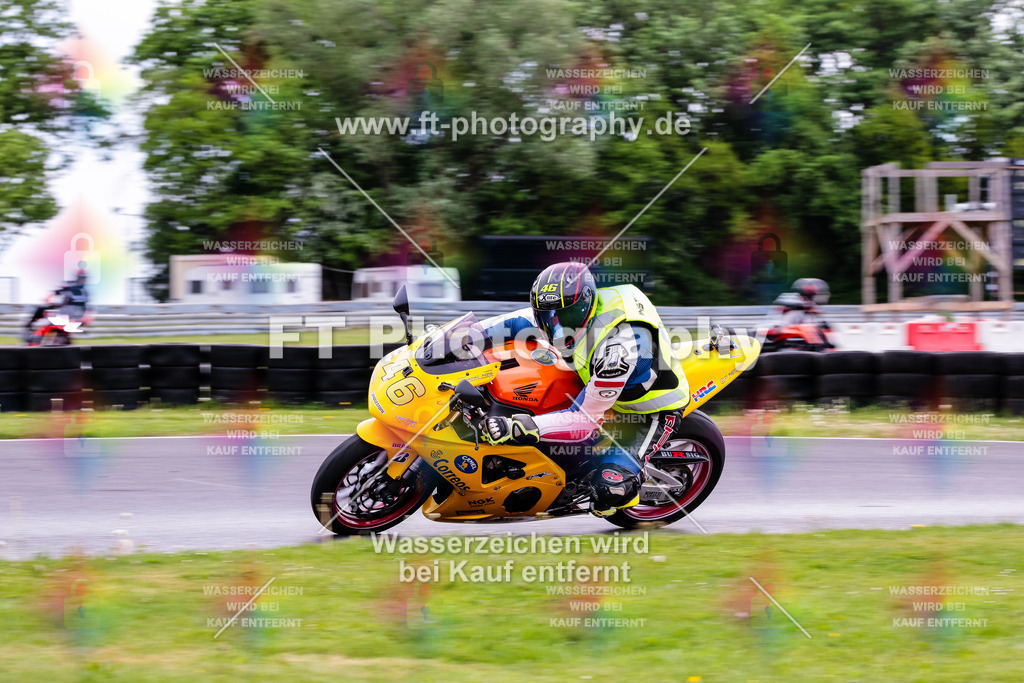 MotoTeamVBK-20111 | Hier findet Ihr Bilder von Touristenfahrten auf der Nürburgring Nordschleife oder von anderen Veranstaltungen die ich besucht habe. Viel Spass beim Durch Schauen 