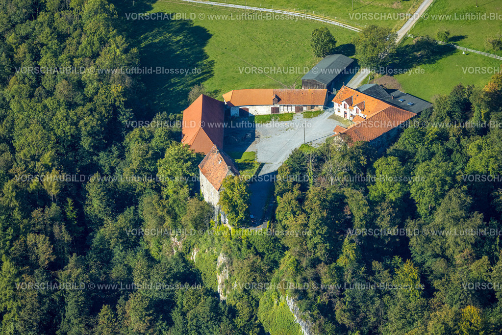 Hemer230907521 | Luftbild, Burg Klusenstein und Nebengebäude, am Rande des Hönnetals auf einer Klippe, Hemer, Sauerland,Nordrhein-Westfalen ,Deutschland
