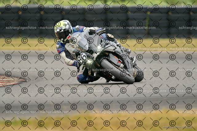 25bt05-1301 | markuskiefer.com - Realisiert mit Pictrs.com
