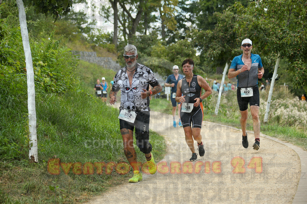 250824_1352_EX1_4081 | Sportfotografie im Rhein-Sieg Kreis, Köln, Bonn, NRW, Rheinland Pfalz, Hessen, etc. Unser Tätigkeitsfeld umfasst den Laufsport vom Volkslauf über den Marathon, Duathlon, Triathon bis zum Ultralauf wie Kölnpfad Ultra oder Schindertrail.