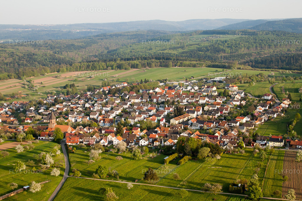 Luftbild: Ortsansicht von Nordwesten im Ortsteil Völkersbach in Malsch im Bundesland Baden-Württemberg in Deutschland. Foto: IMG_26939.jpg vom 28.04.2010 durch Werner Riehm/FLY-FOTO.de