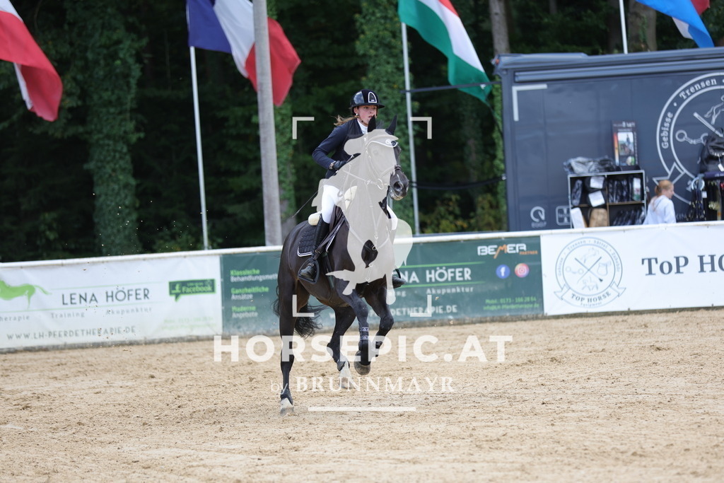 0P6A7638 | Willkommen bei Brunnmayr - Design & Fotografie – Ihrem Spezialisten für Reitturniere und Pferdeveranstaltungen in Oberösterreich, Salzburg und Bayern! Seit über 17 Jahren sind wir leidenschaftlich dabei.