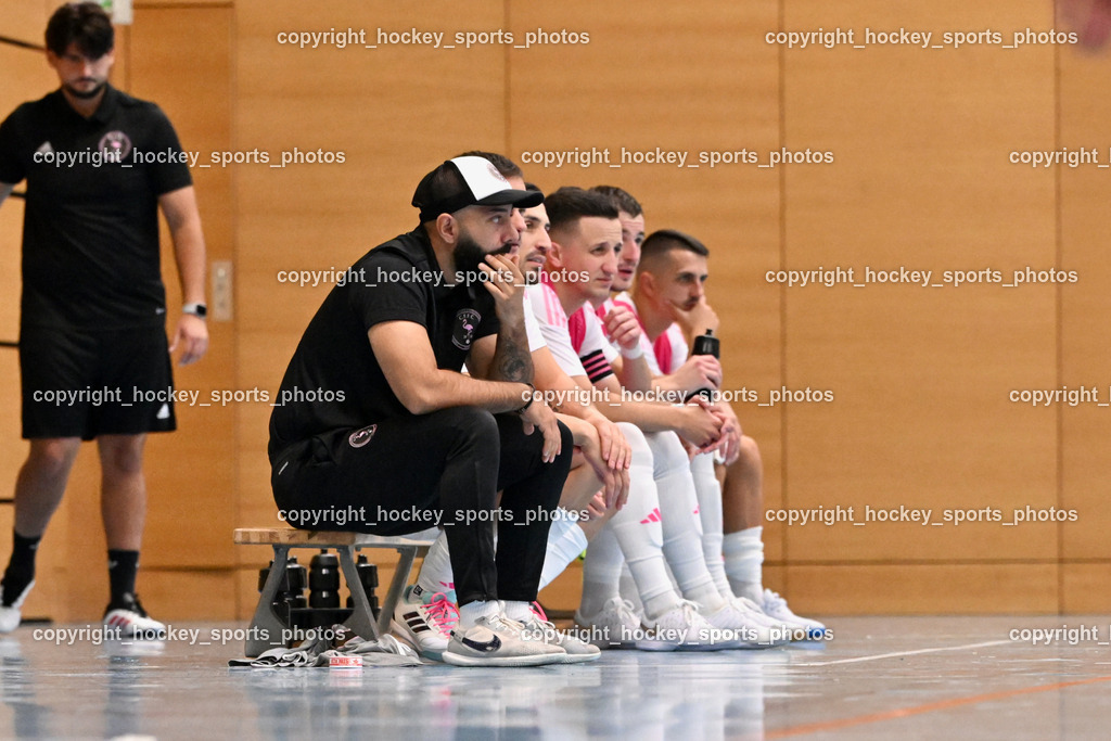 Carinthia Flamengo Futsal Club vs. FC Ljuti Krajisnici | Spielerbank Carinthia Flamengo, Headcoach Carinthia Flamengo Ugur Koc, Carinthia Flamengo Futsal Club vs. FC Ljuti Krajisnici, Carinthia Flamengo Fusal Club vs. FC Ljuti Krajisnici am 12.10.2025 in Klagenfurt (Ballspielhalle Viktring), Austria, (Photo by Bernd Stefan)